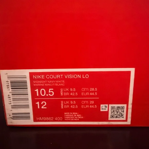 Nike Men’s Low-Top Sneakers - Navy and White - Picture 7 of 7